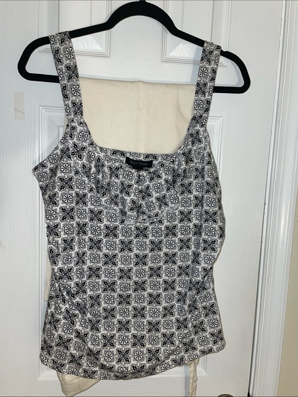 WHBM SHELF BRA KNIT RUFFLE CAMISOLE L